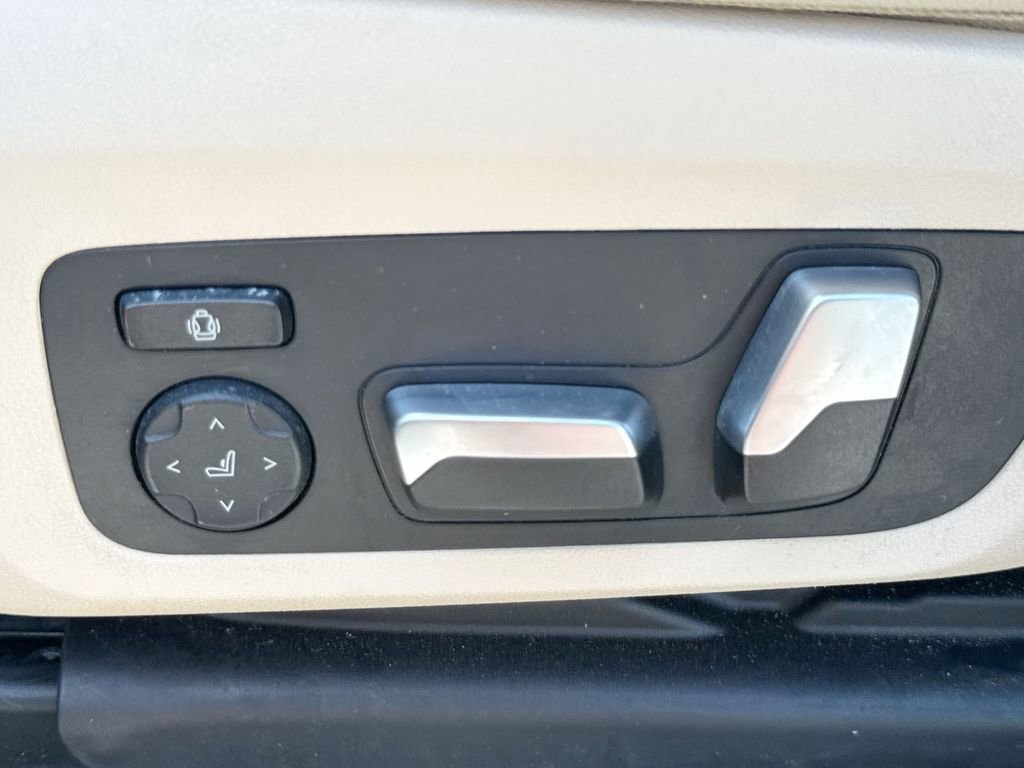 Used 2019 BMW X3 sDrive30i w/ Convenience Package RWD image 14