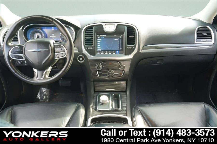 Used 2021 Chrysler 300 Touring L image 36