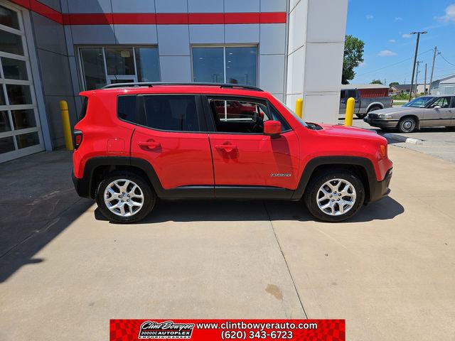 Used 2016 Jeep Renegade Latitude FWD image 5