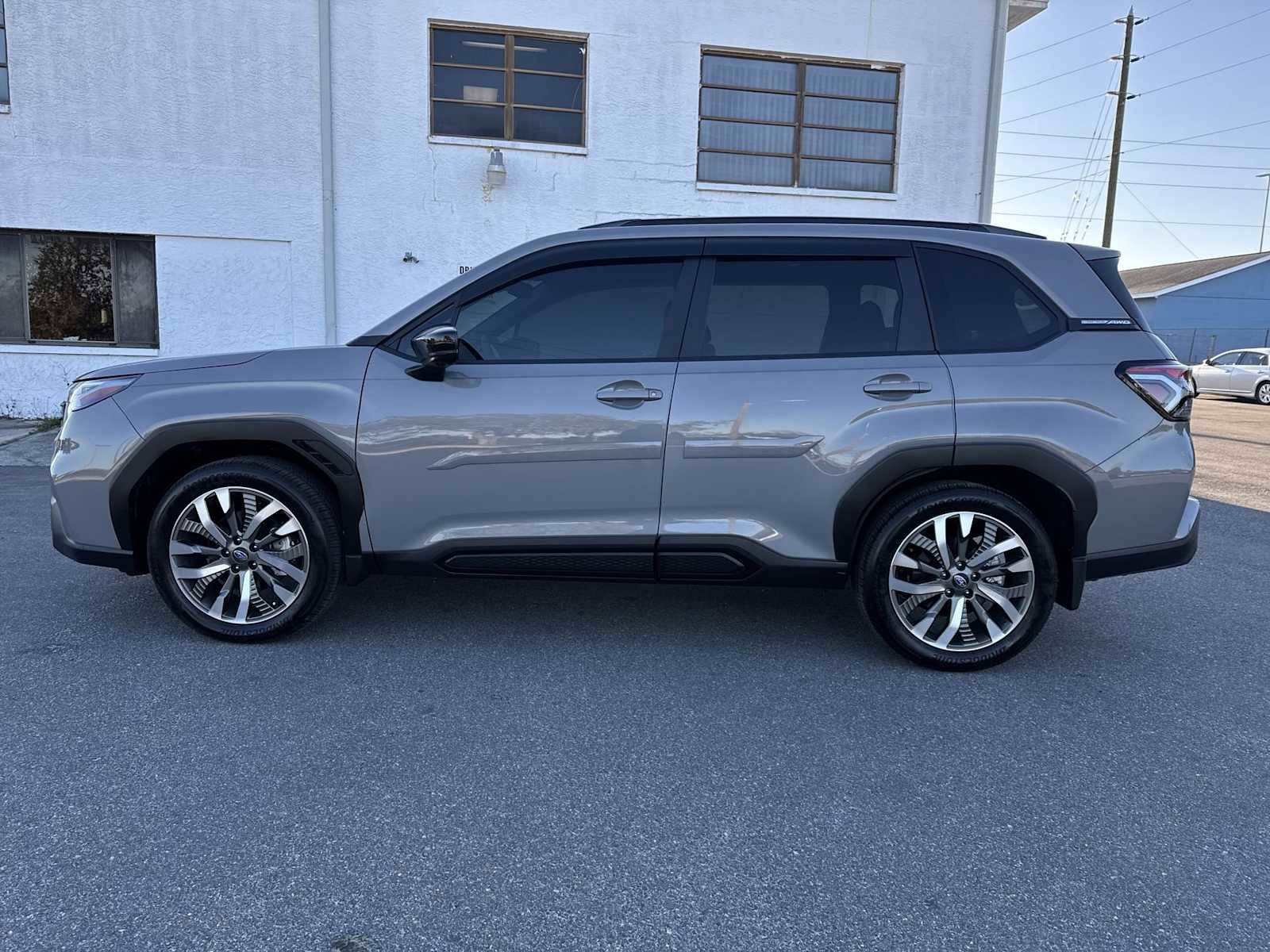 Used 2025 Subaru Forester Touring image 3