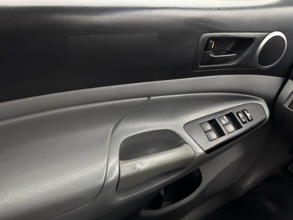 Used 2012 Toyota Tacoma 4x4 Double Cab image 25