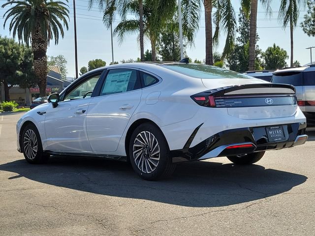 New 2025 Hyundai Sonata Limited image 2