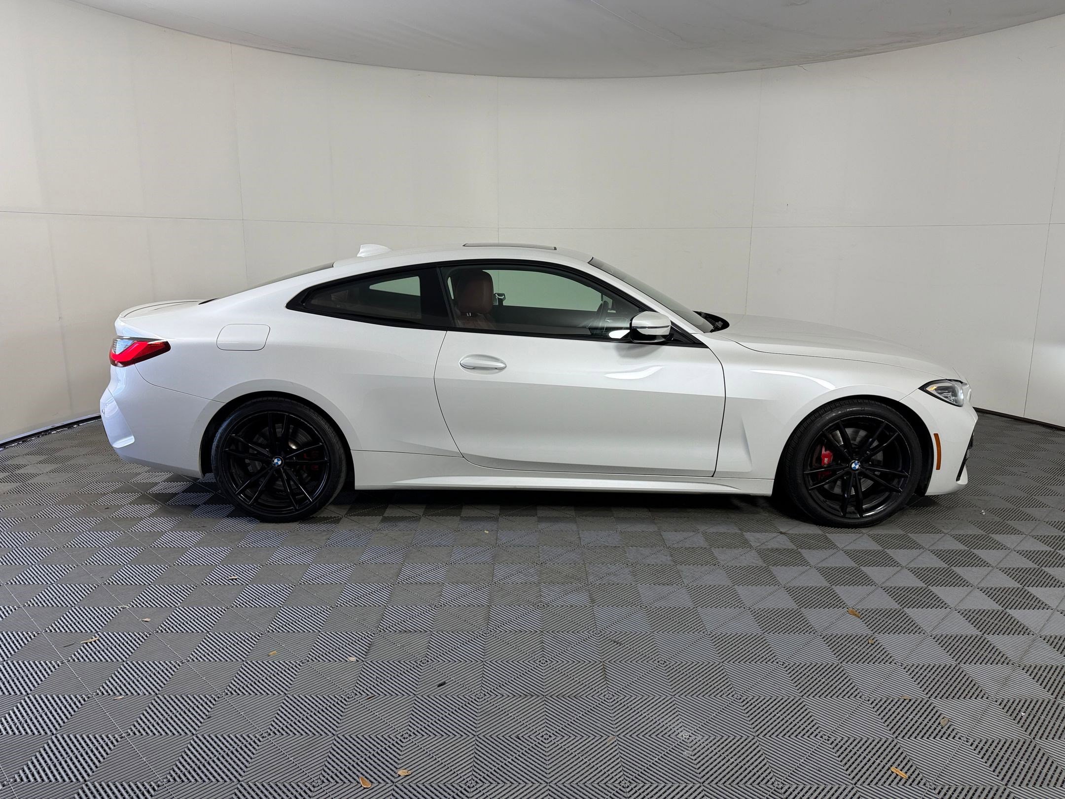 Used 2022 BMW 430i Coupe w/ M Sport Package image 8