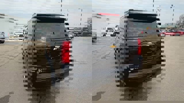 Used 2019 Chevrolet Suburban LT image 7