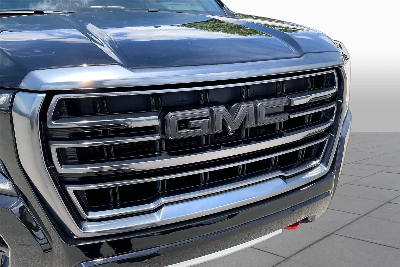 Certified 2024 GMC Yukon AT4 w/ AT4 Premium Package AWD/4WD image 28