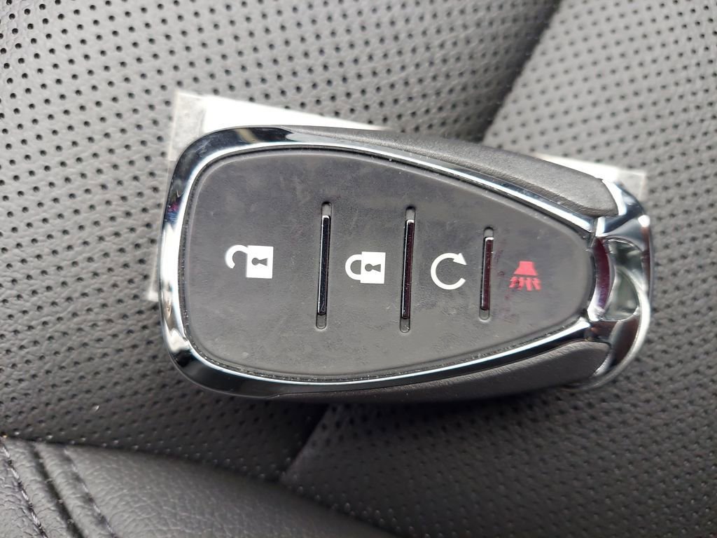 Used 2025 Chevrolet Trax ACTIV w/ Driver Confidence Package image 32