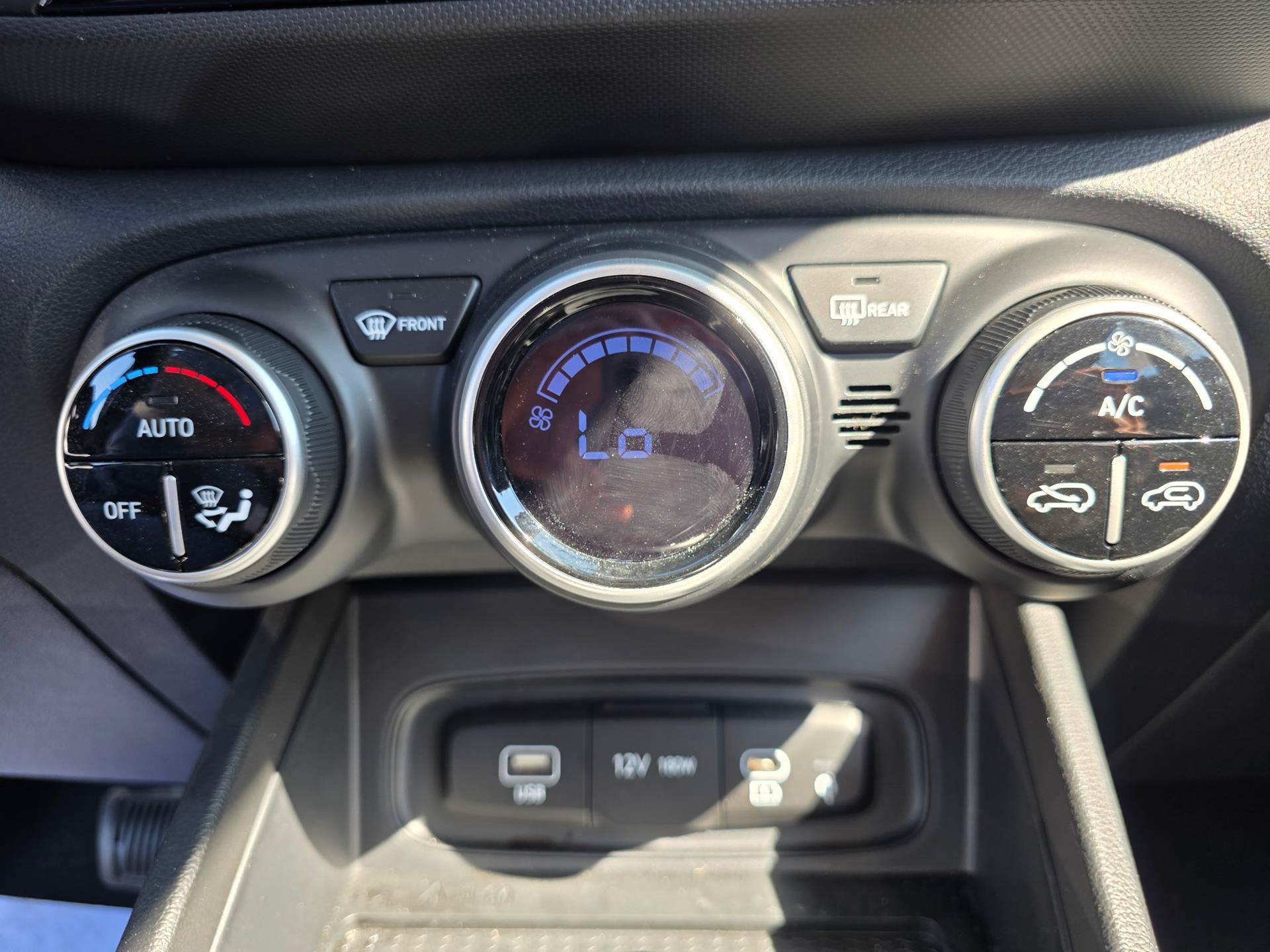 Used 2026 Hyundai Venue SEL FWD image 14