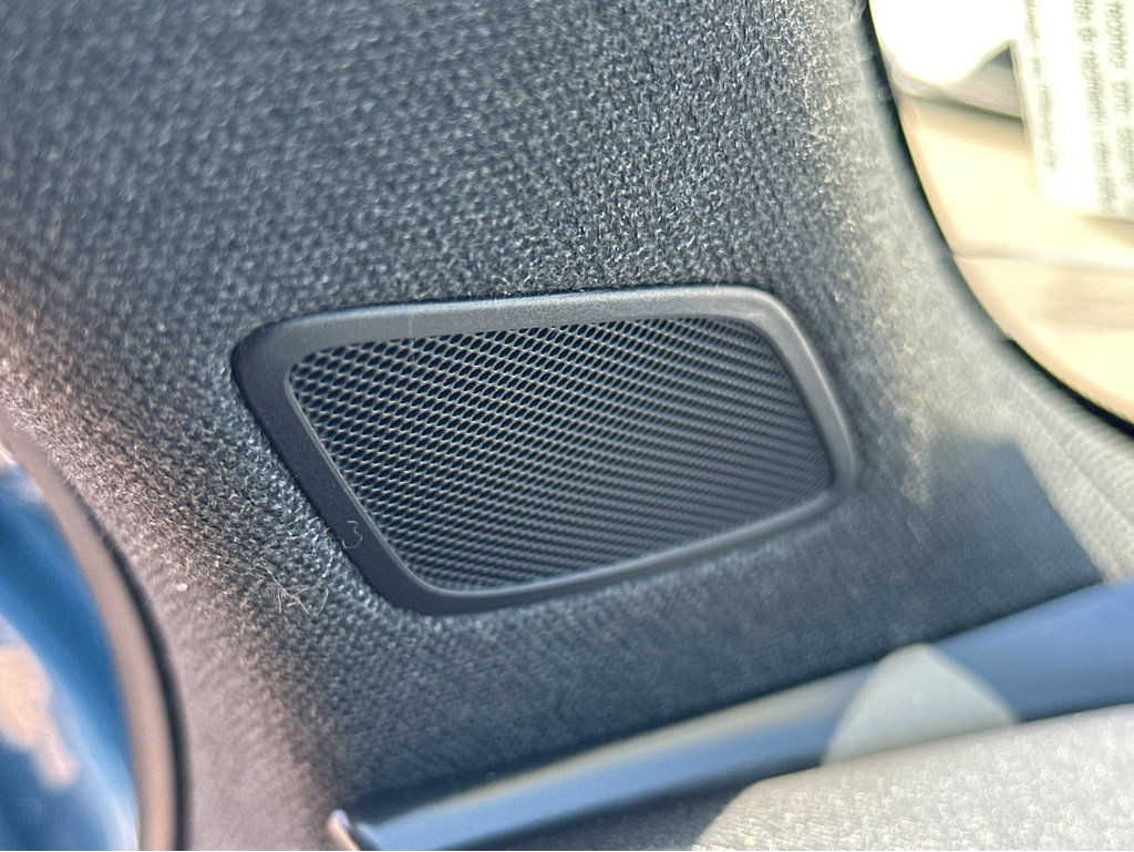 Used 2023 Volvo XC40 Recharge Plus image 34