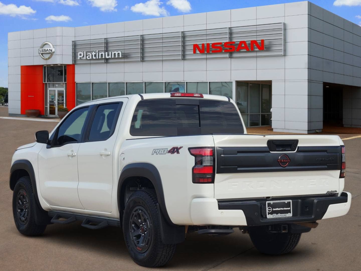 Certified 2025 Nissan Frontier PRO-4X w/ Tow Package AWD/4WD image 5