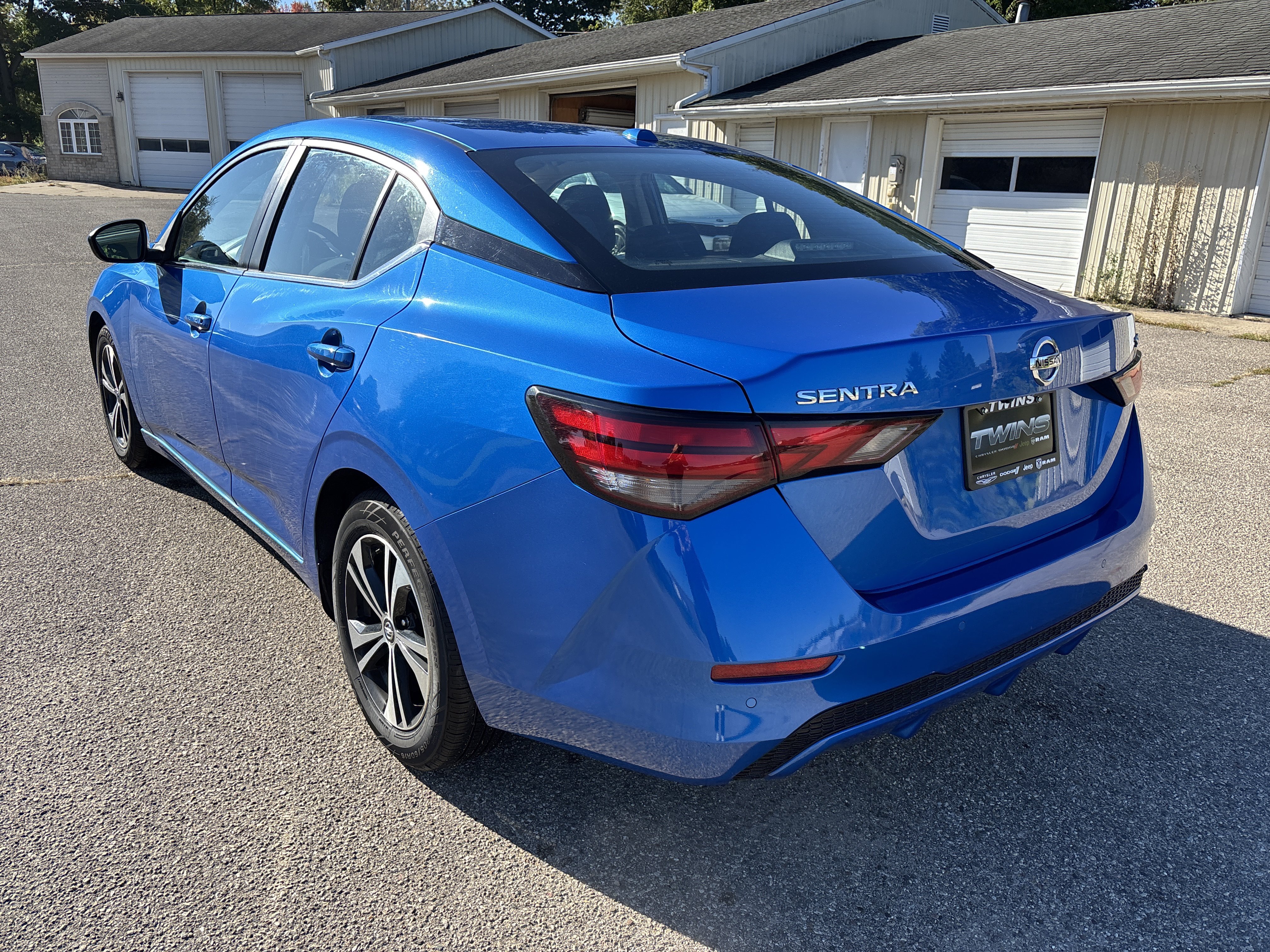Used 2023 Nissan Sentra SV FWD image 2