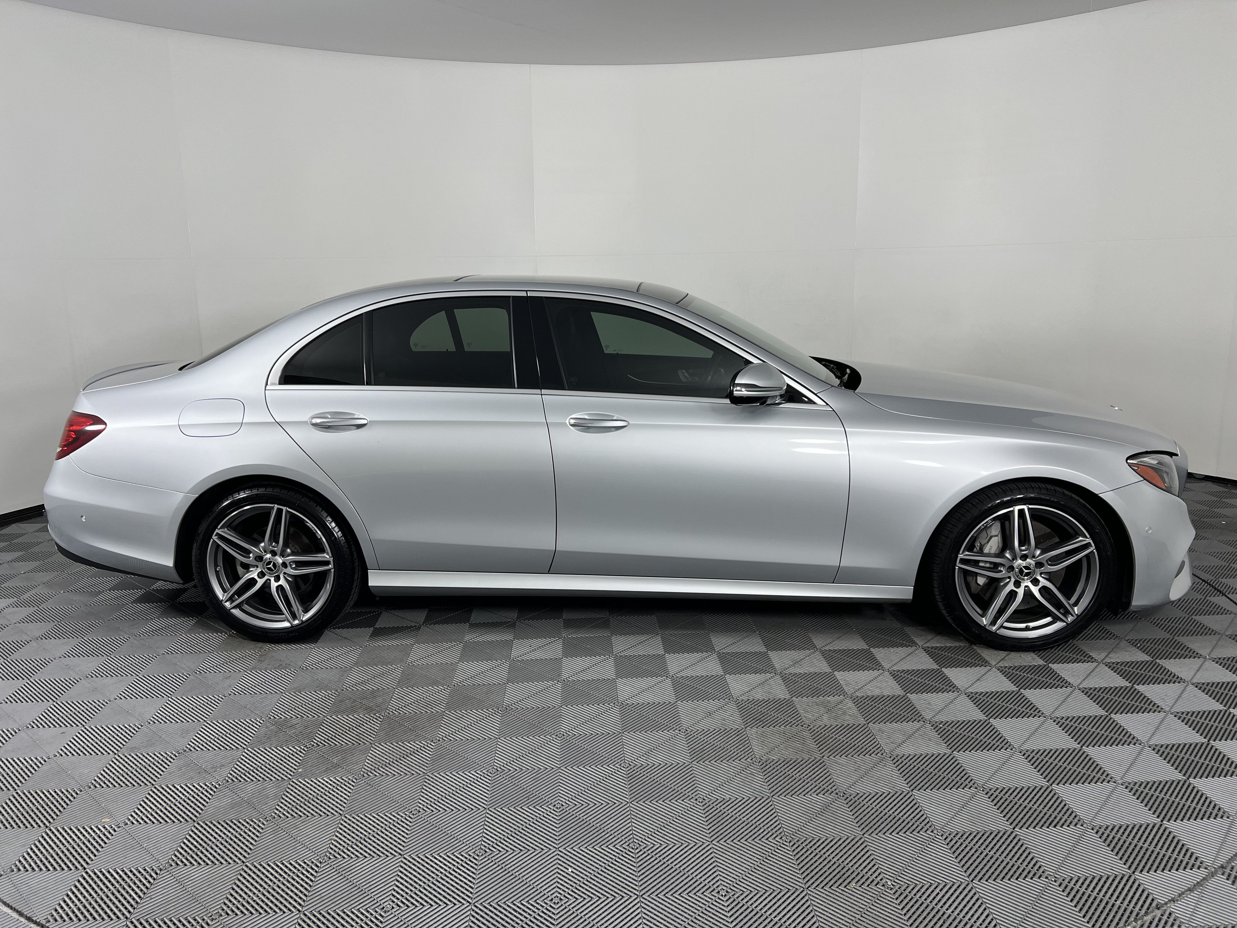 Certified 2019 Mercedes-Benz E 300 4MATIC image 14