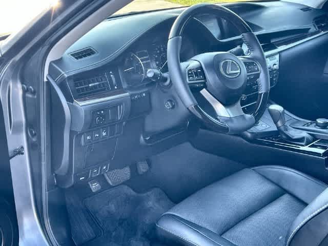 Used 2017 Lexus ES 350 w/ Premium Package FWD image 3