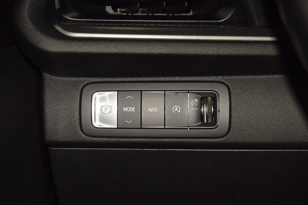 Used 2024 Chevrolet Traverse LS w/ LPO, Floor Liner Package AWD/4WD image 33