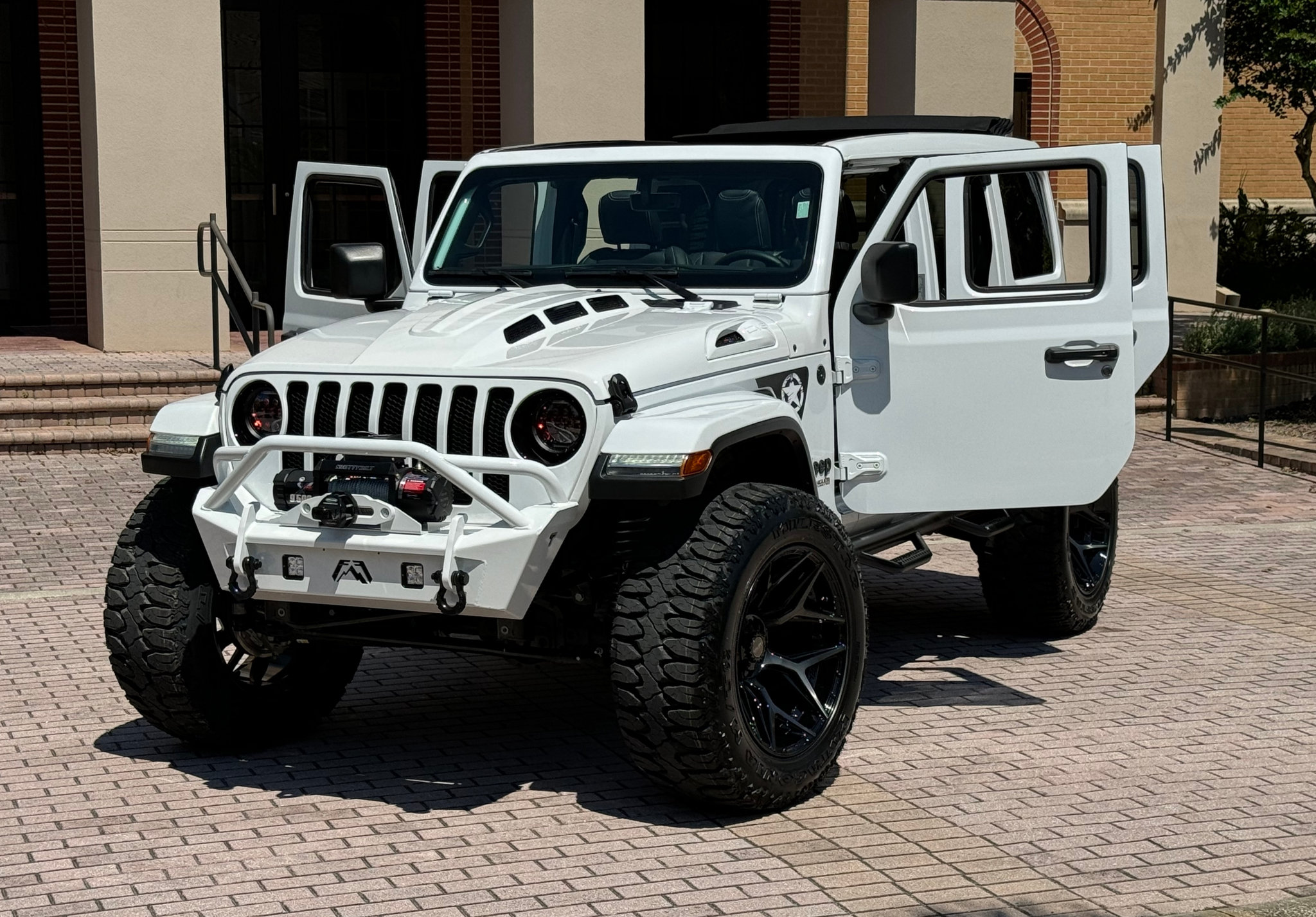 Used 2022 Jeep Wrangler Unlimited Sahara AWD/4WD image 61