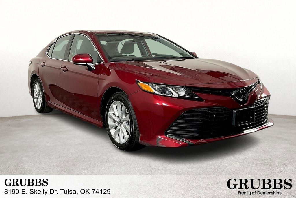 Used 2019 Toyota Camry LE image 1
