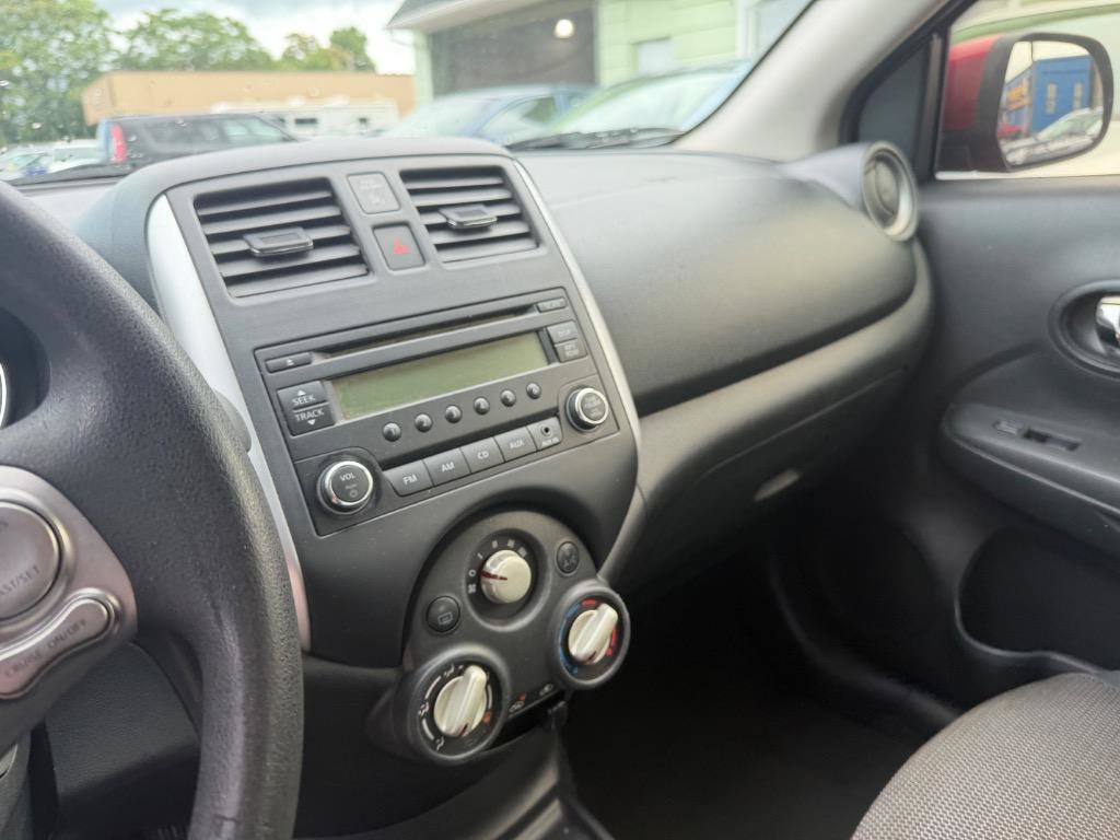 Used 2014 Nissan Versa SV w/ Convenience Package FWD image 14