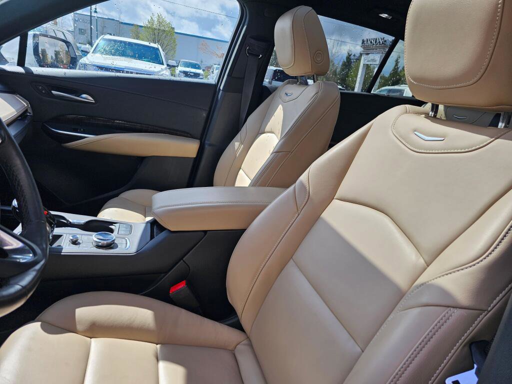 Used 2024 Cadillac XT4 Premium Luxury image 25