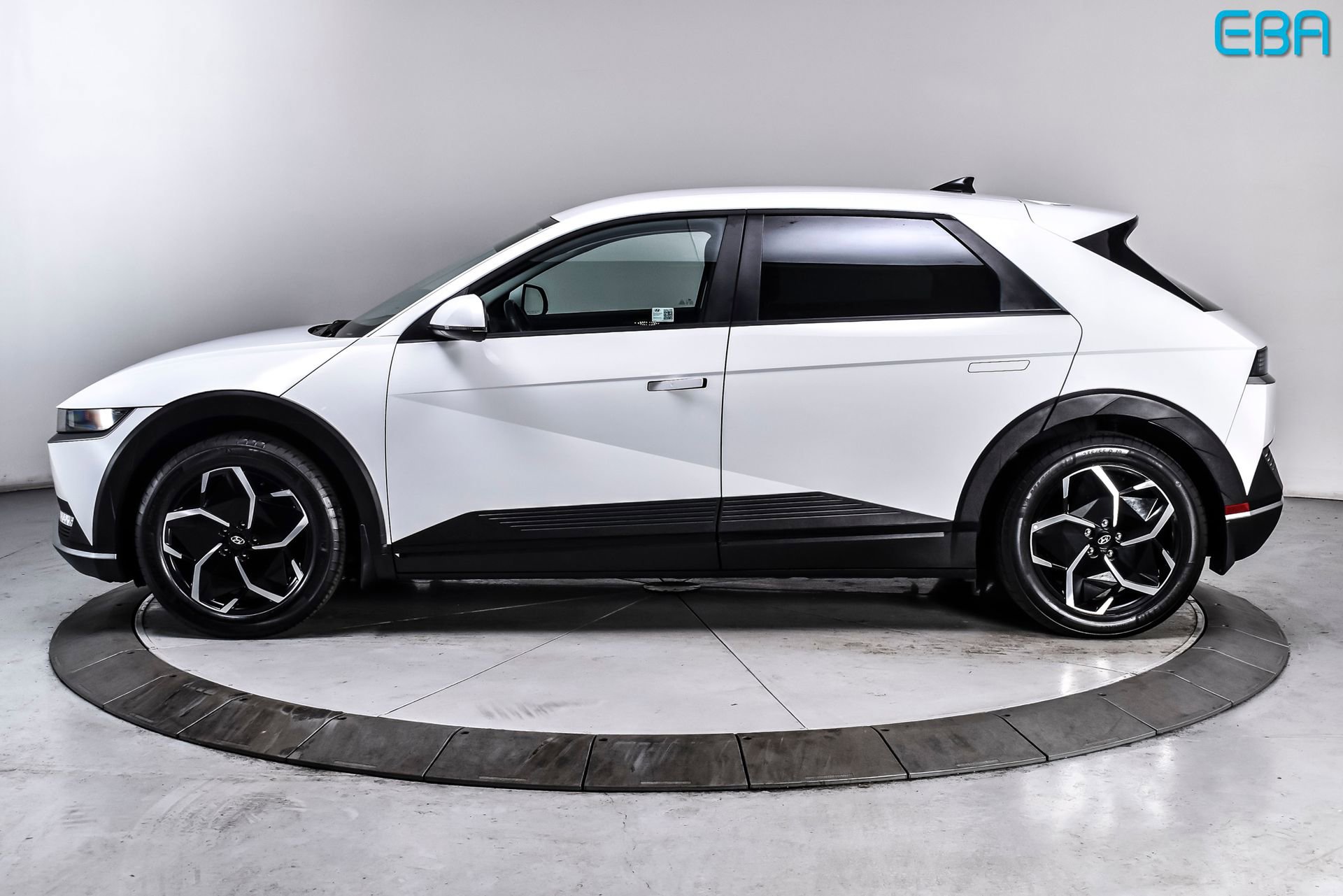 Used 2024 Hyundai Ioniq 5 SEL image 3
