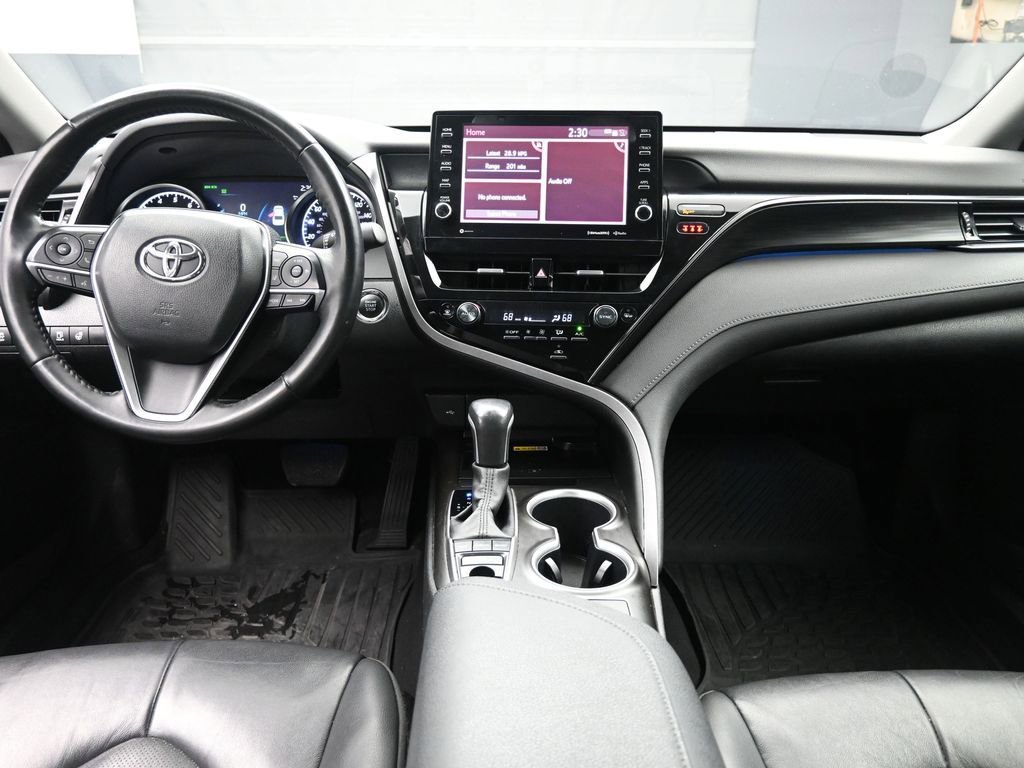 Used 2023 Toyota Camry XLE w/ Cold Weather Package image 9