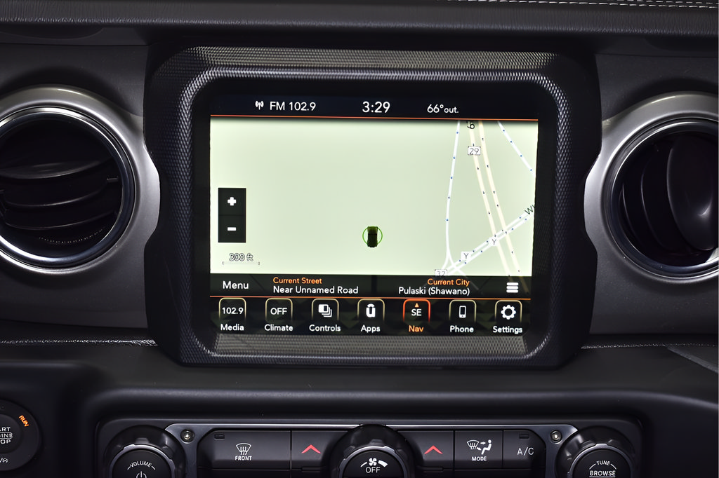 Used 2023 Jeep Wrangler Unlimited Sahara AWD/4WD image 29