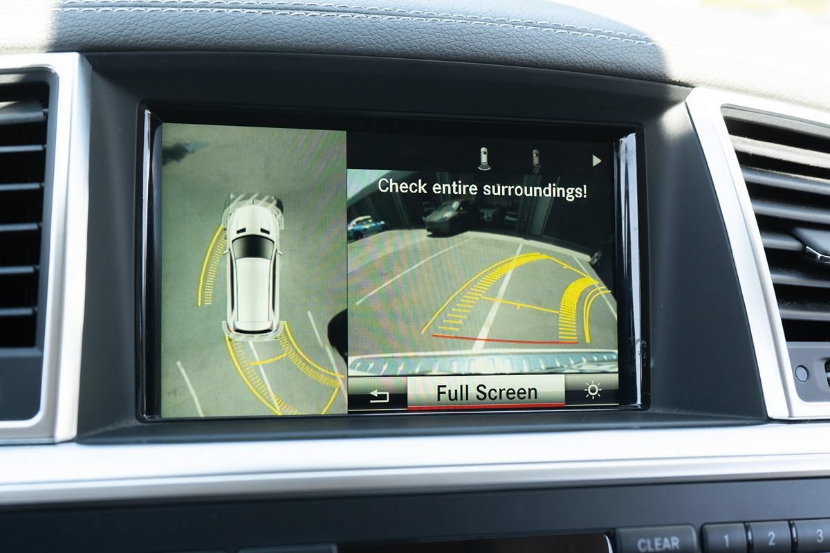 Used 2015 Mercedes-Benz GL 550 4MATIC image 37