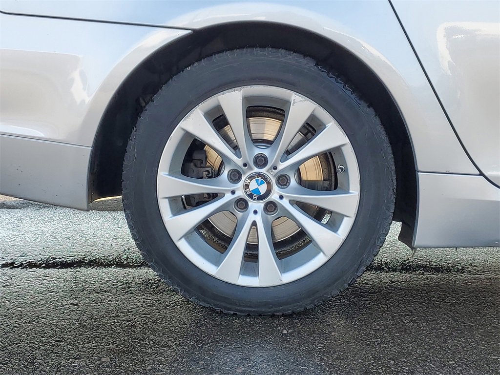 Used 2010 BMW 535i xDrive Wagon image 5