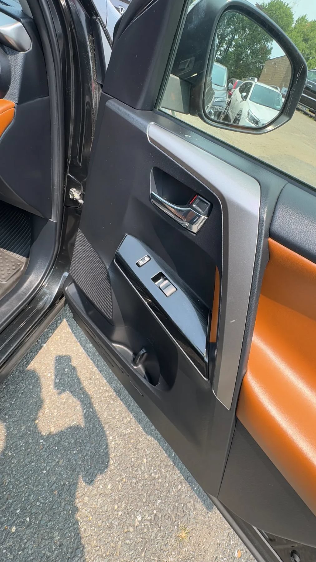 Used 2018 Toyota RAV4 Limited AWD/4WD image 25