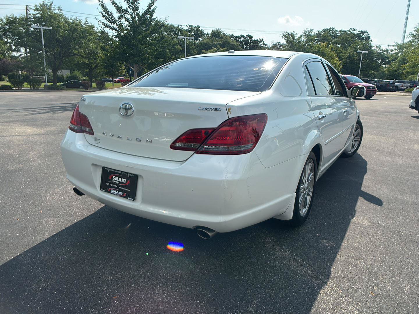 Used 2010 Toyota Avalon Limited FWD image 16