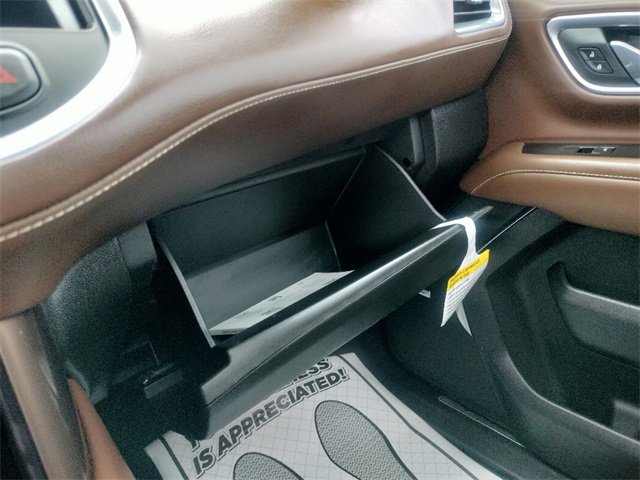 Used 2023 Chevrolet Suburban High Country image 36