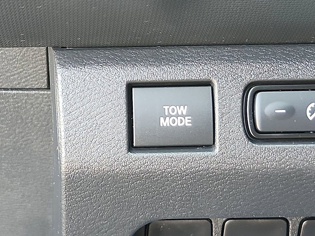 Certified 2022 Nissan Frontier SV image 25