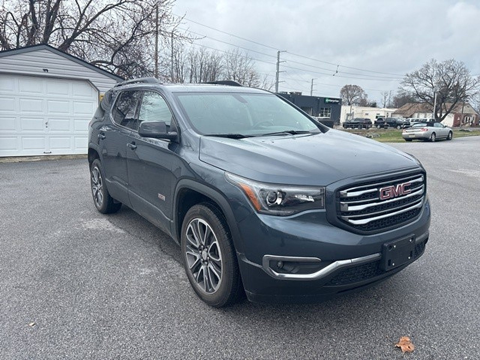 Used 2019 GMC Acadia SLT image 3