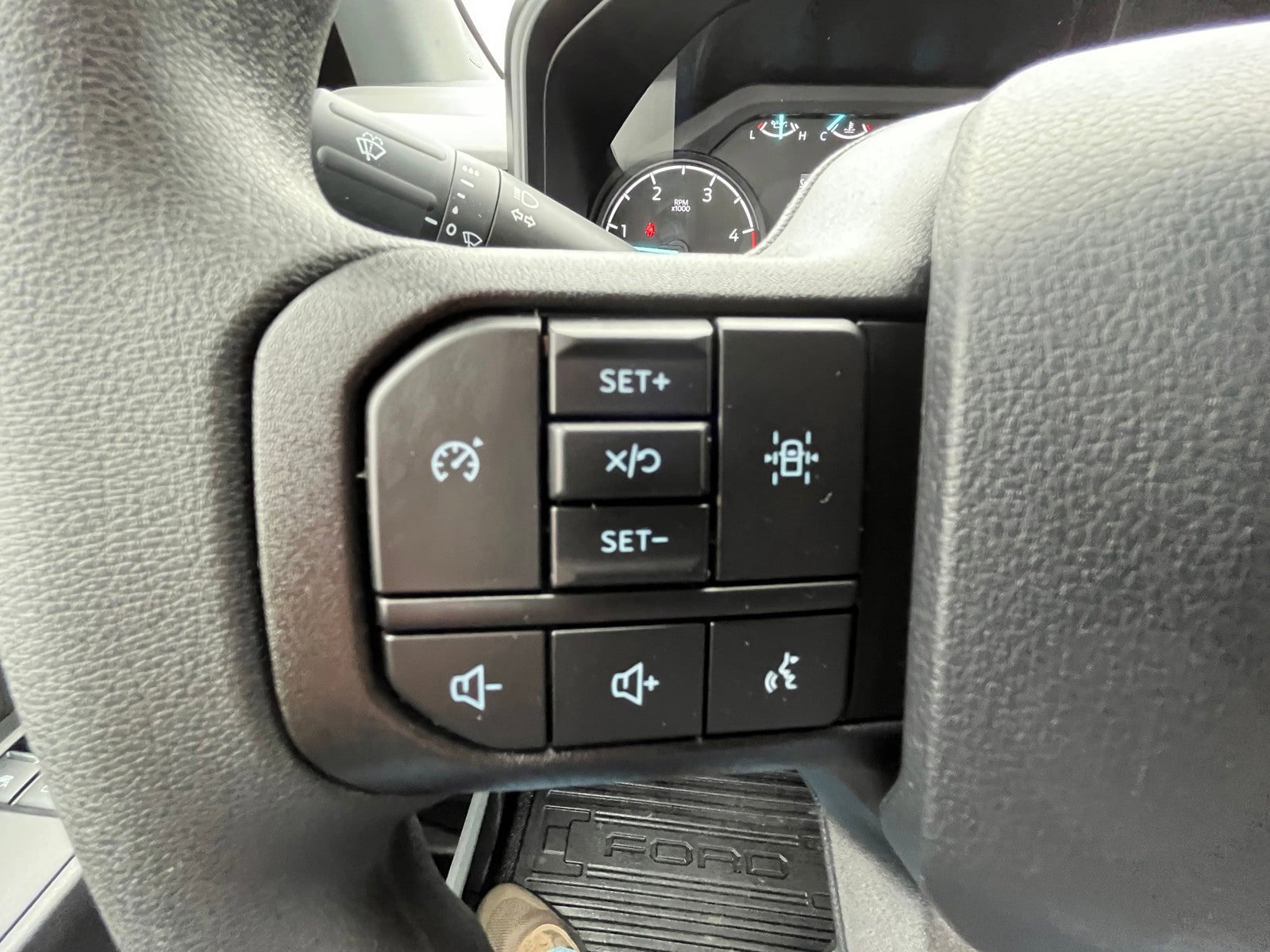 New 2026 Ford F550 4x4 Regular Cab Super Duty image 13