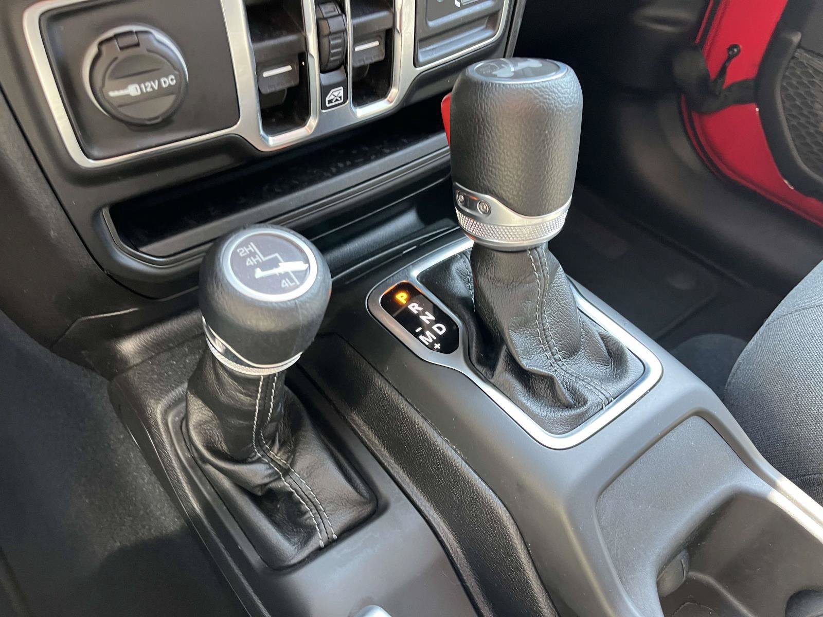 Used 2026 Jeep Wrangler Unlimited Sahara AWD/4WD image 36
