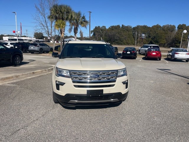 Used 2018 Ford Explorer XLT w/ Equipment Group 202A image 2
