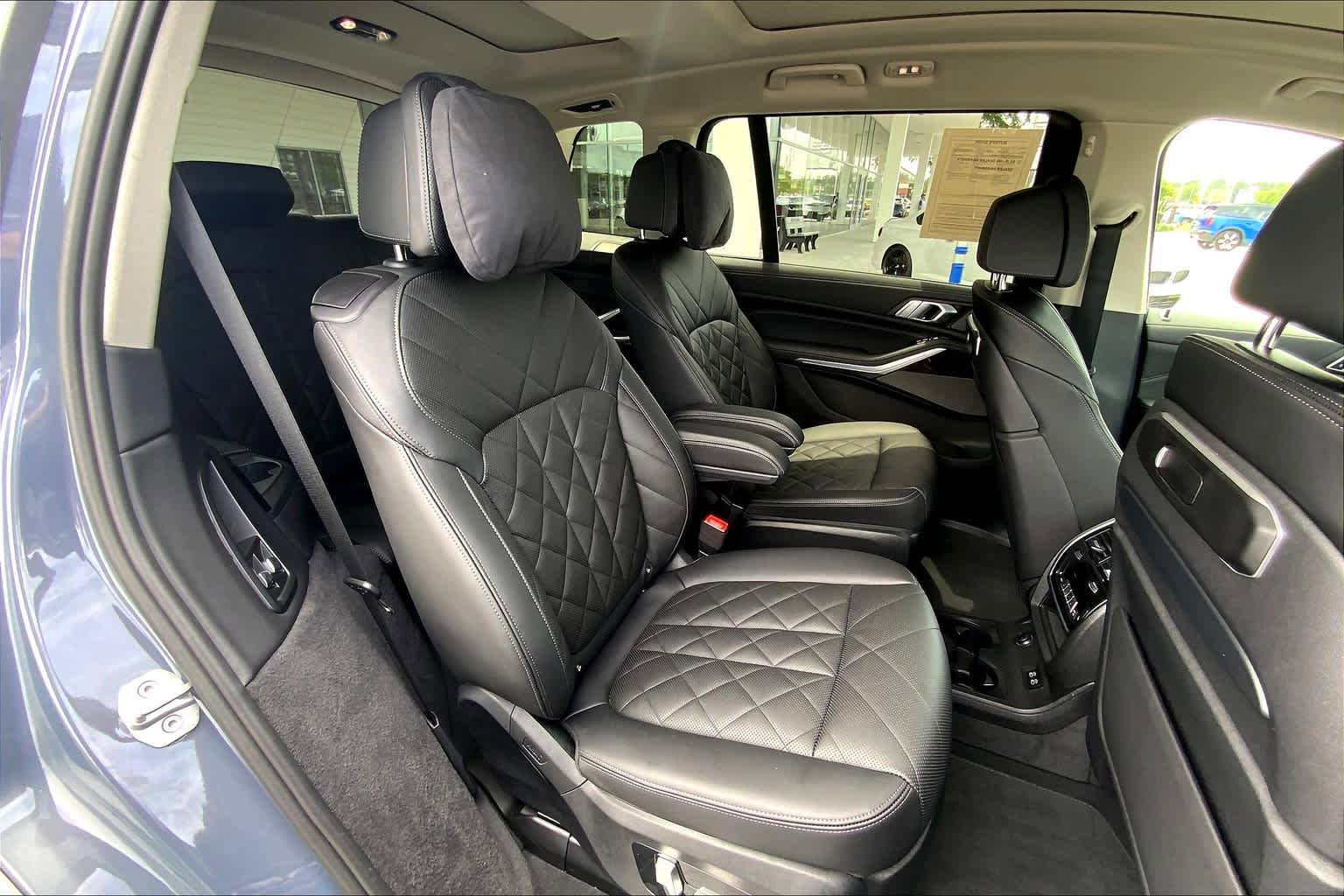 Used 2024 BMW X7 xDrive40i image 21