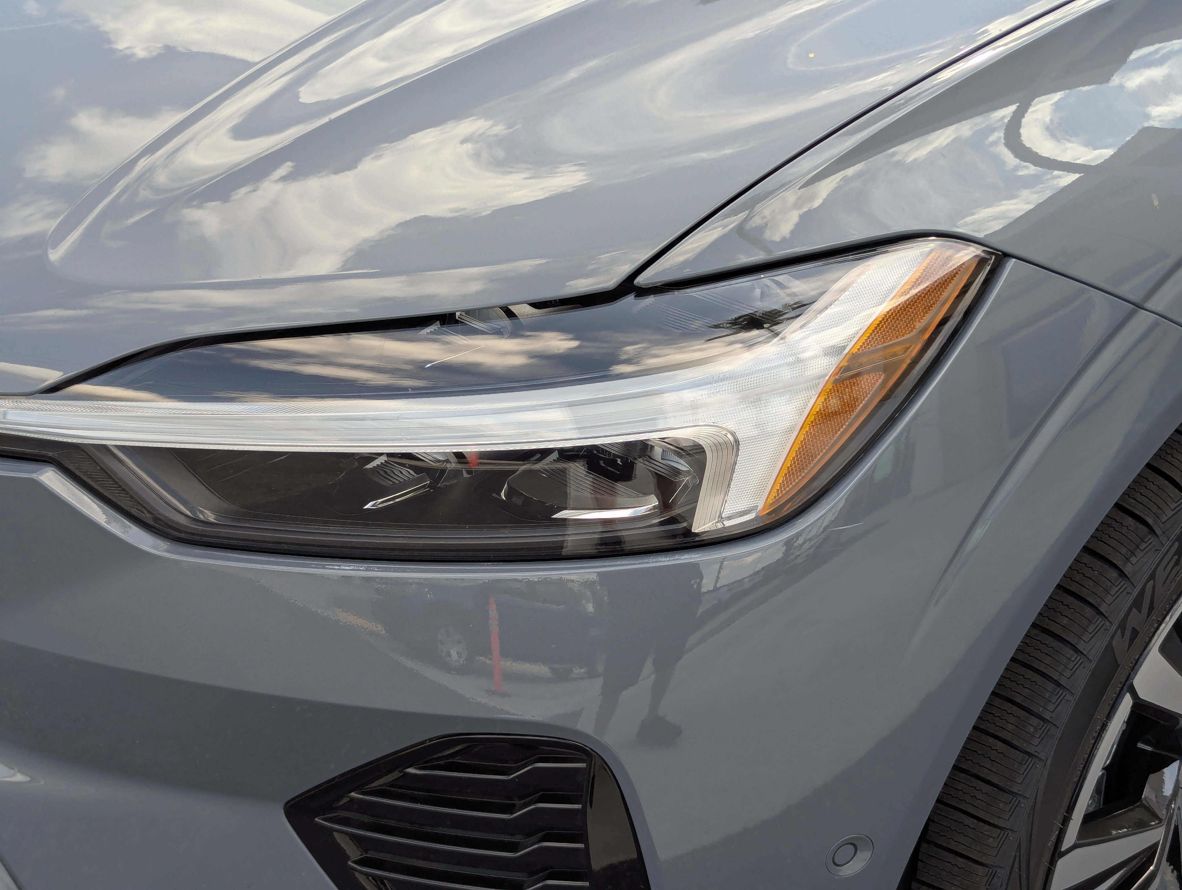 Used 2024 Volvo XC60 B5 Plus w/ Protection Package Premier AWD/4WD image 9