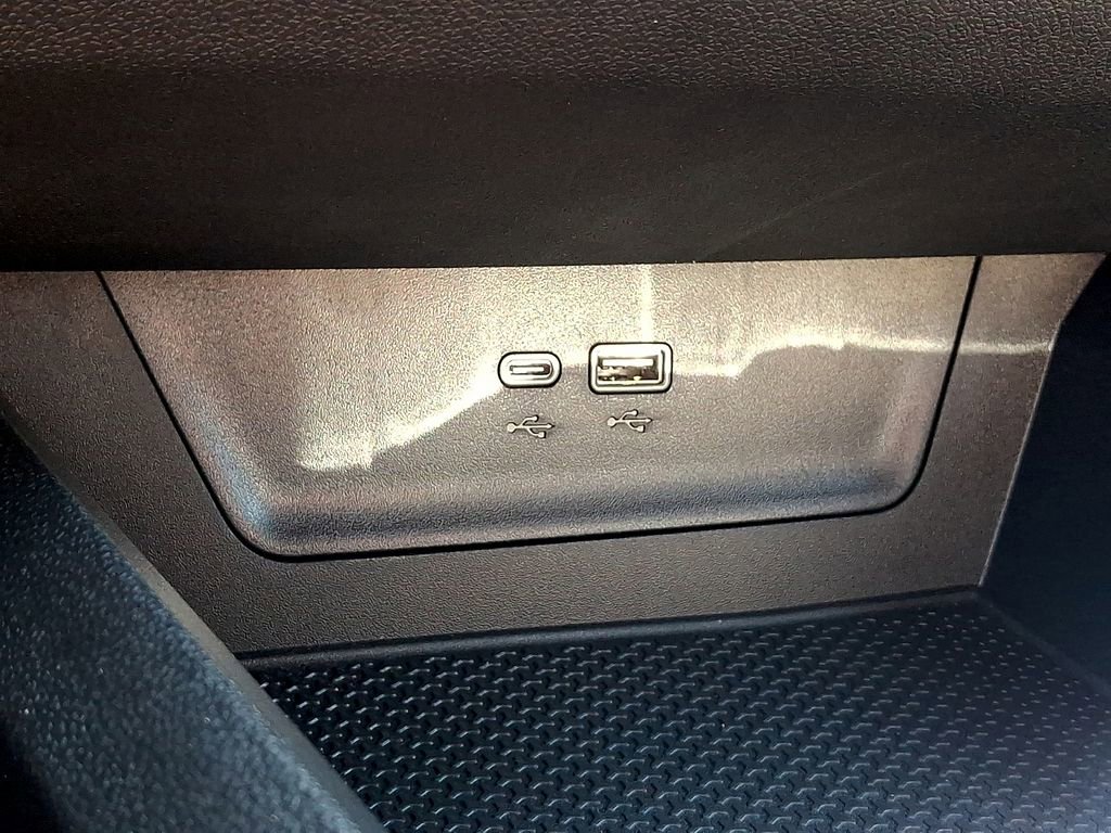 Used 2026 Chevrolet Equinox ACTIV w/ Convenience Package III image 24