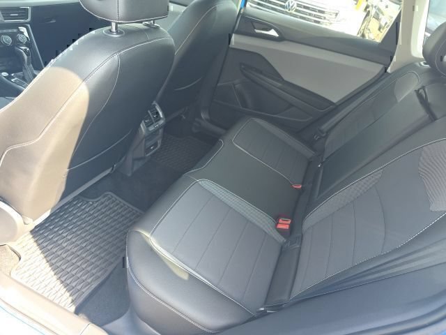 Certified 2023 Volkswagen Taos SE w/ Black Wheel Package FWD image 8
