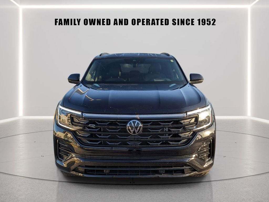 Certified 2025 Volkswagen Atlas Cross Sport SEL R-Line AWD/4WD image 5