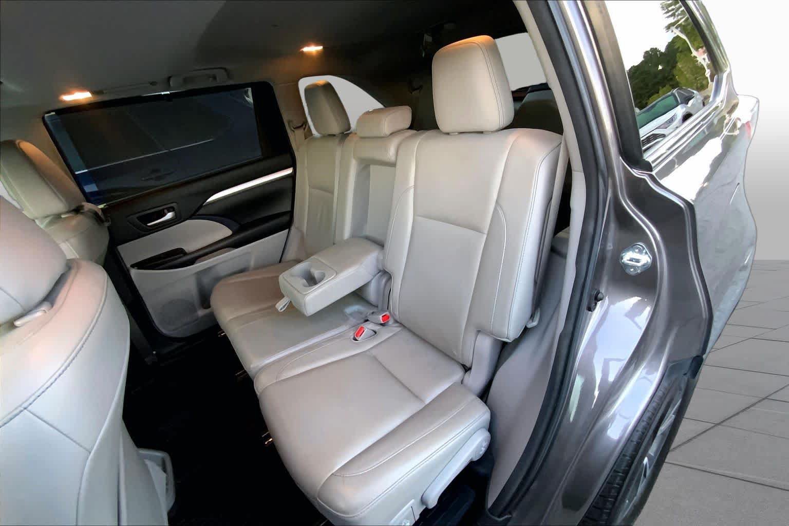 Used 2016 Toyota Highlander XLE FWD image 20