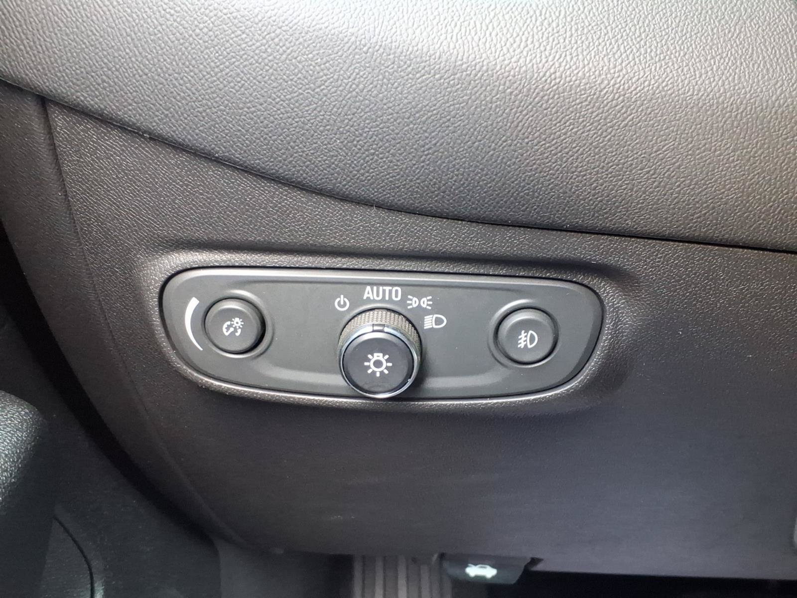 Used 2020 Chevrolet Equinox LT AWD/4WD image 18