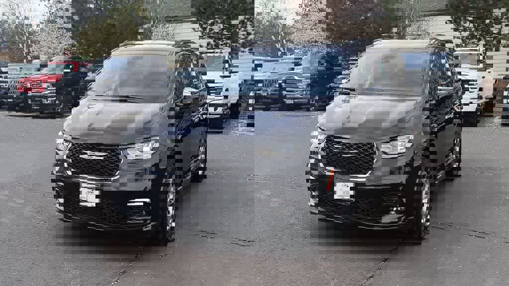 Used 2022 Chrysler Pacifica Limited image 4