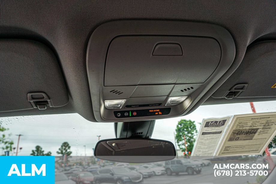 Used 2025 Chevrolet Blazer LT FWD image 33