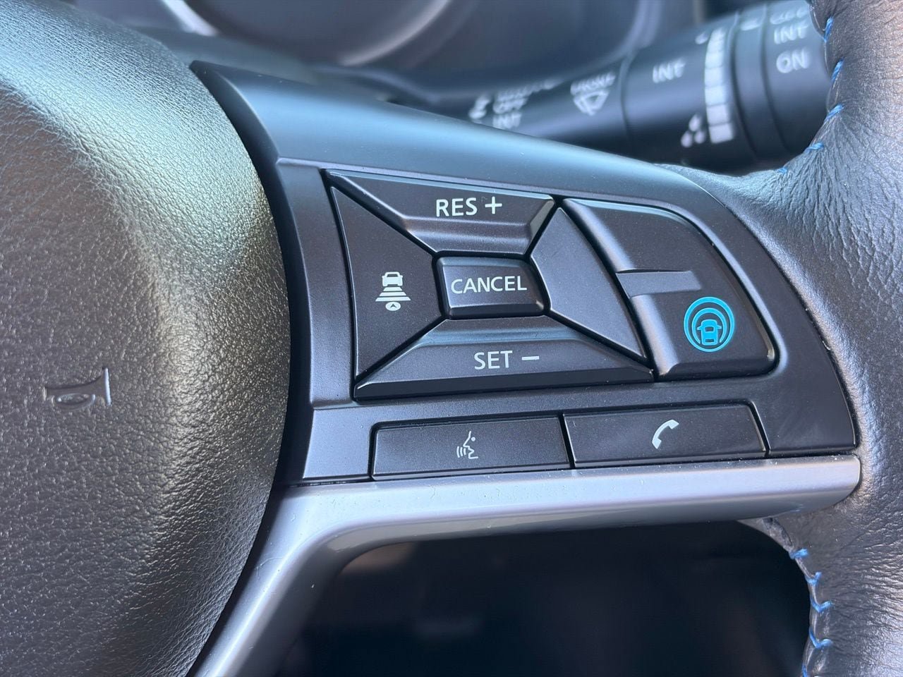 Certified 2022 Nissan Leaf SV Plus FWD image 28