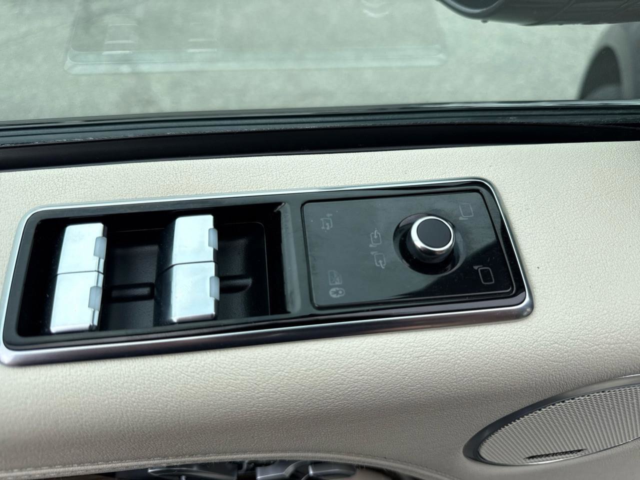 Used 2019 Land Rover Range Rover HSE AWD/4WD image 30