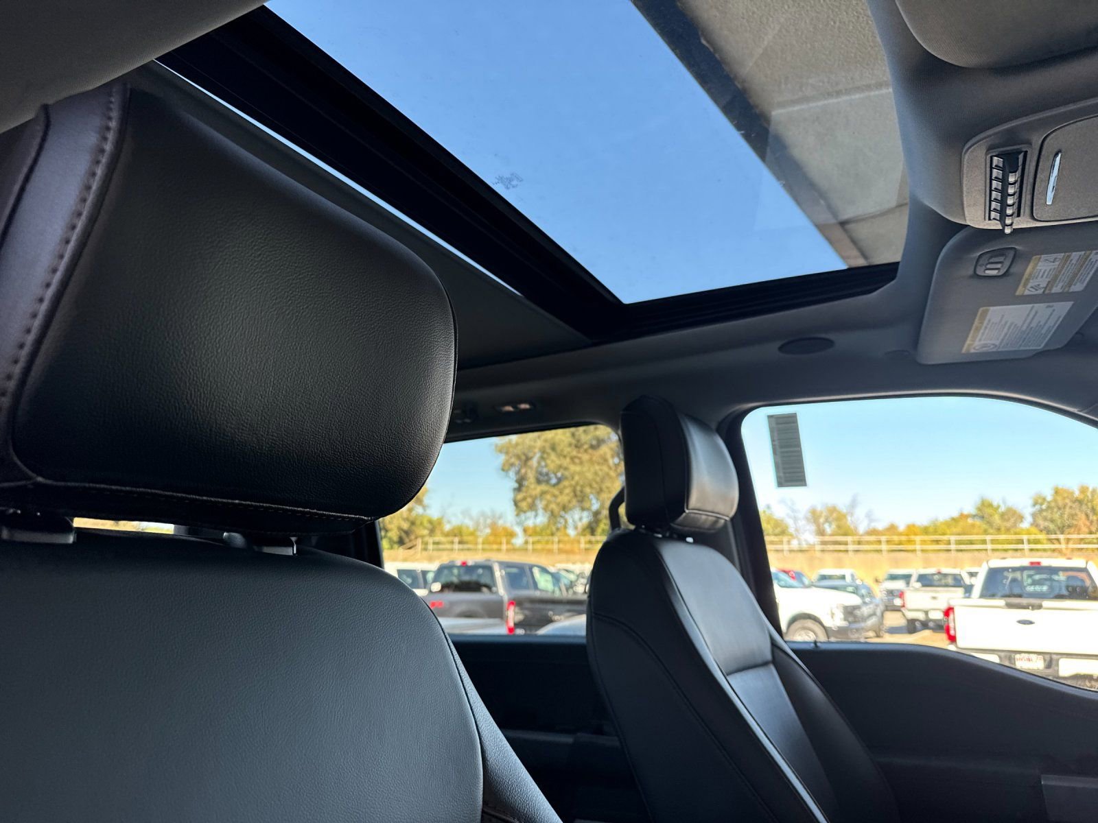 New 2026 Ford F250 Lariat w/ Black Appearance Package image 17