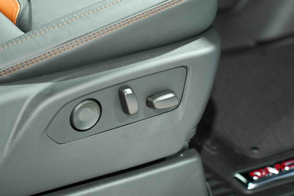 Used 2026 GMC Sierra 2500 AT4 image 20