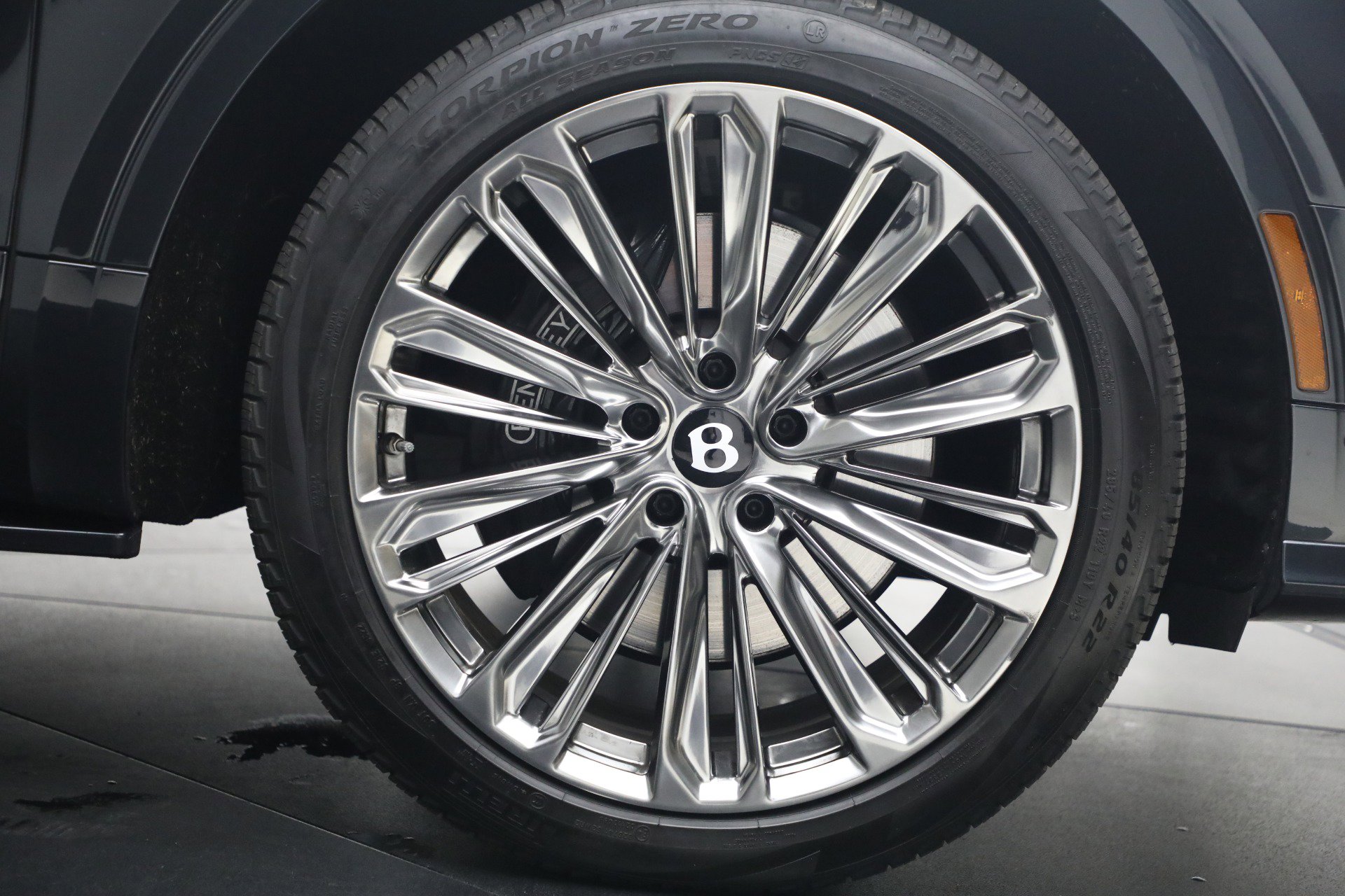 Certified 2021 Bentley Bentayga Speed image 15