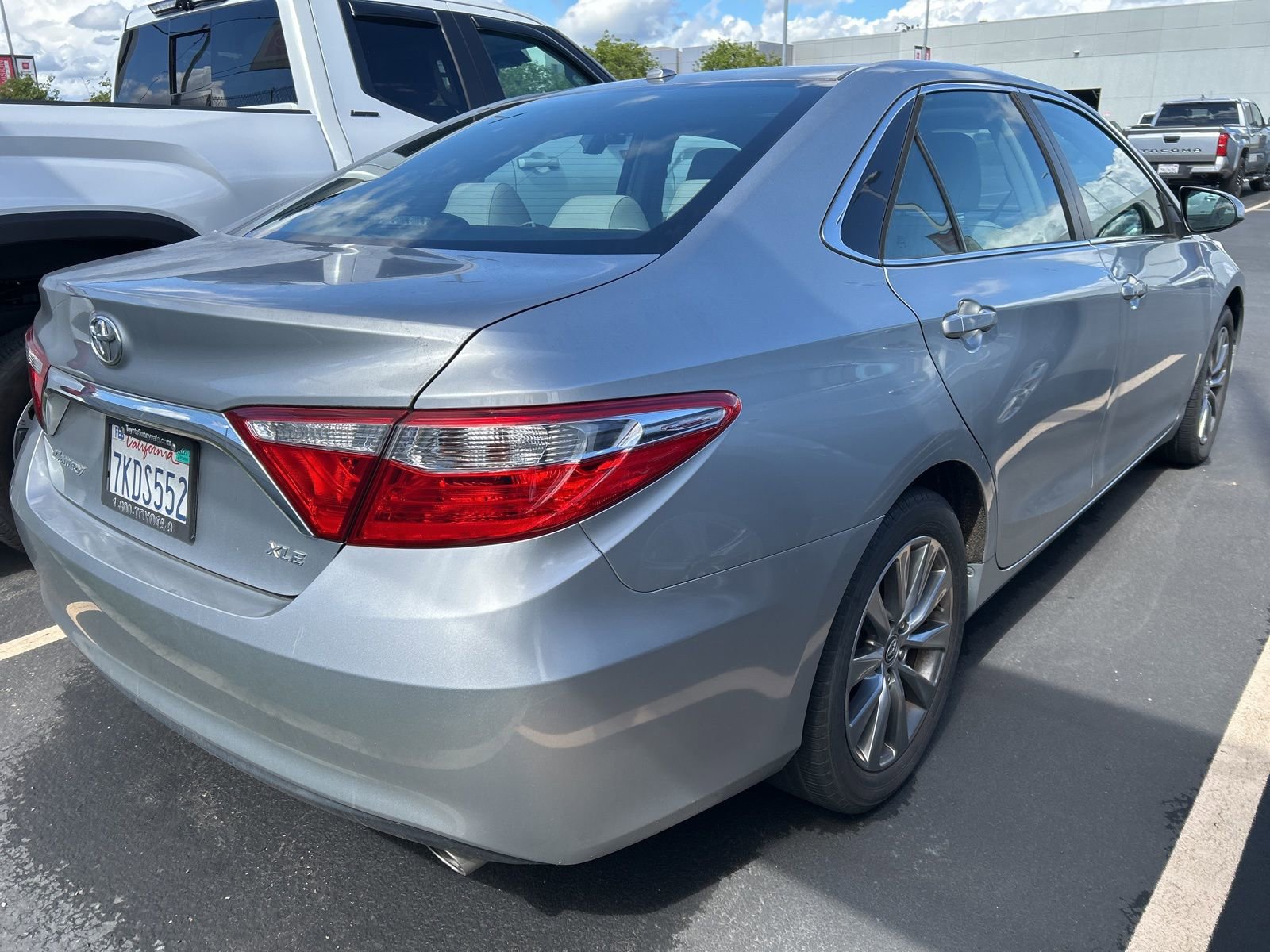 Used 2015 Toyota Camry XLE image 4