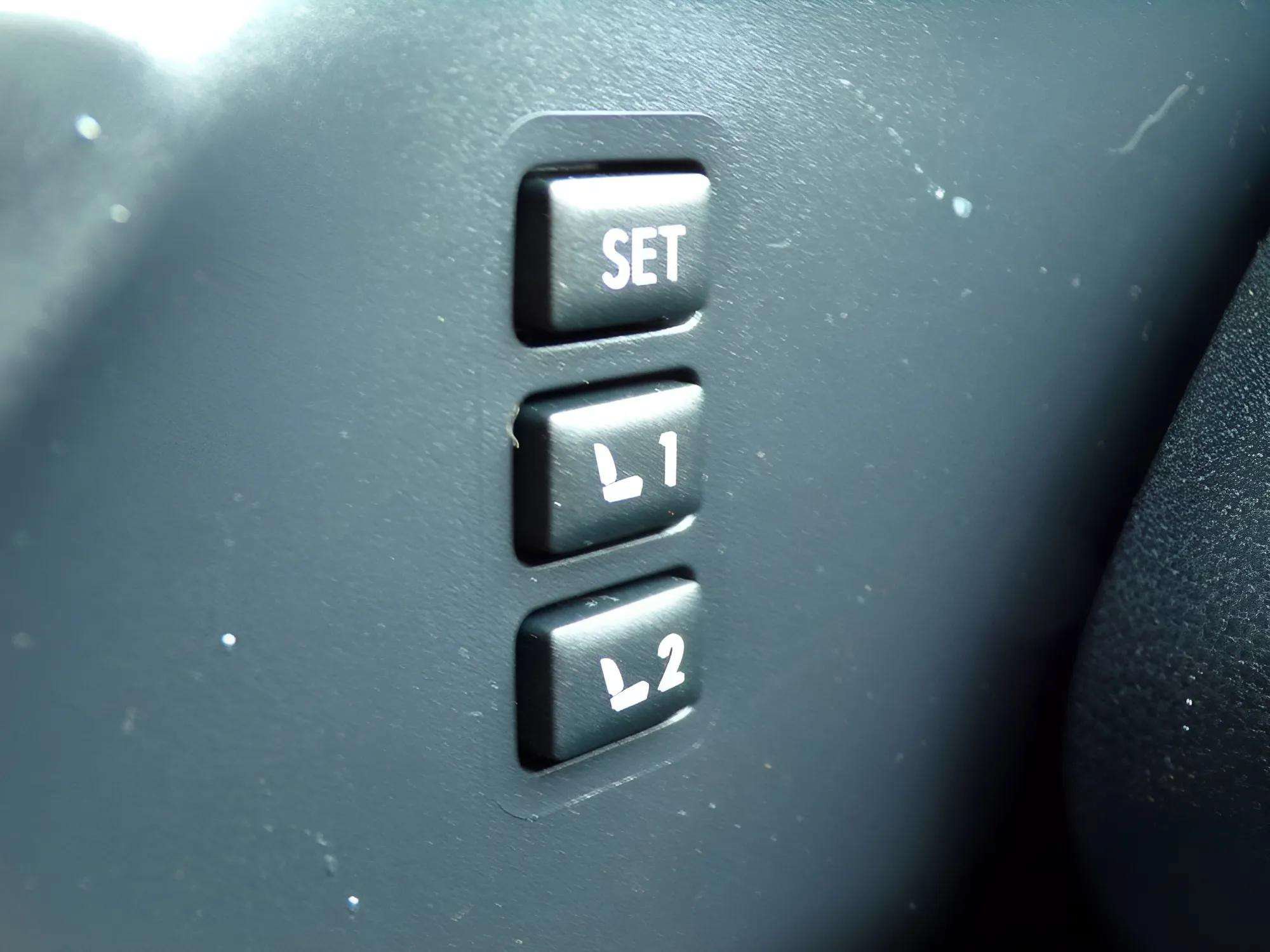 Used 2023 Subaru Ascent Limited AWD/4WD image 6